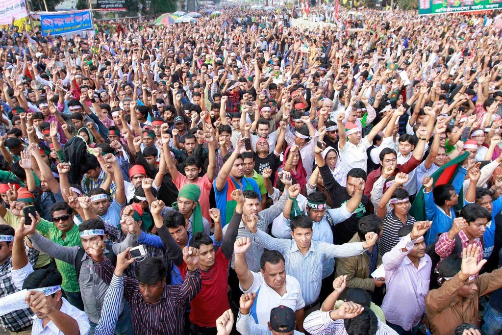 Read more about the article আল্টিমেটাম দিয়ে কি সরকার পতন সম্ভব?